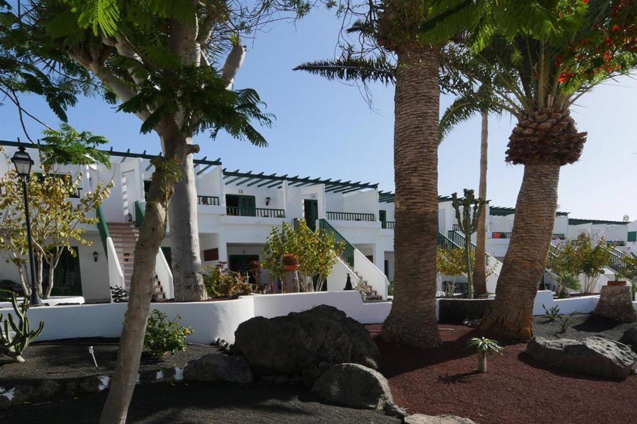 Apartamentos Tropicana Puerto del Carmen  Exterior photo