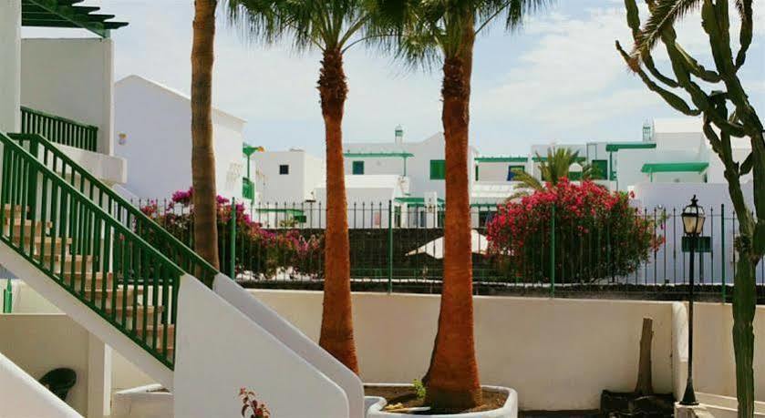 Apartamentos Tropicana Puerto del Carmen  Exterior photo