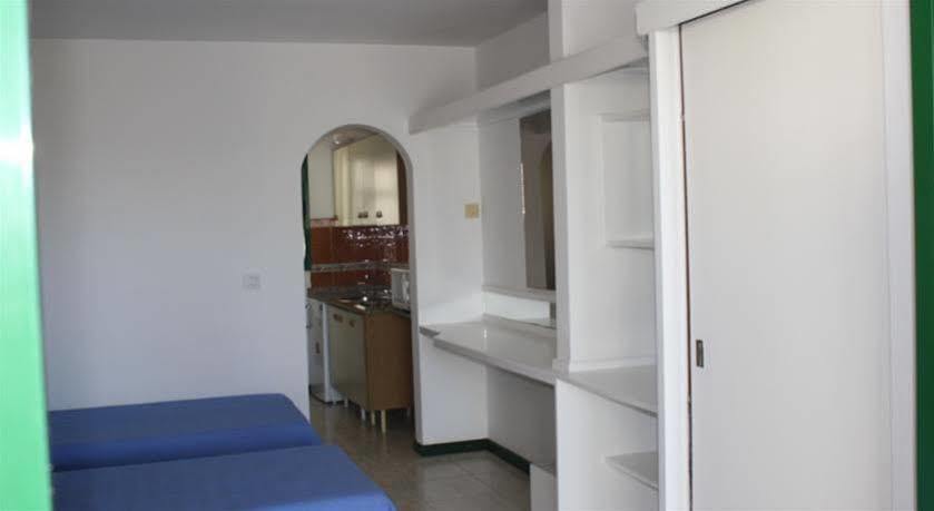 Apartamentos Tropicana Puerto del Carmen  Exterior photo