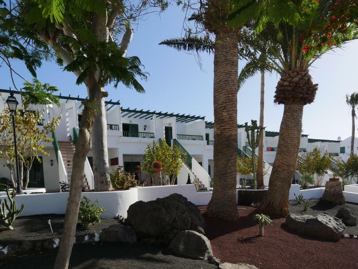 Apartamentos Tropicana Puerto del Carmen  Exterior photo